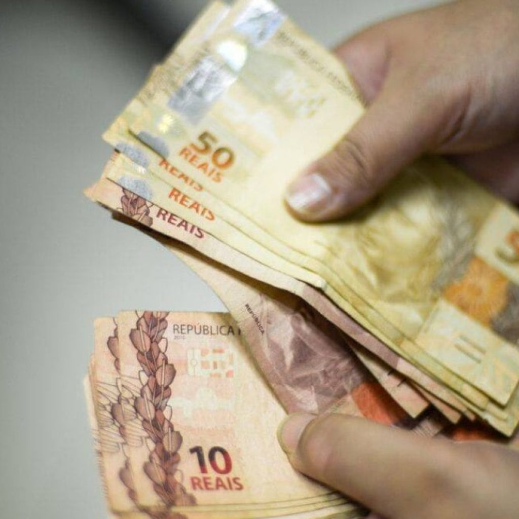 o-que-fazer-com-o-dinheiro-da-restituicao-do-imposto-de-renda?