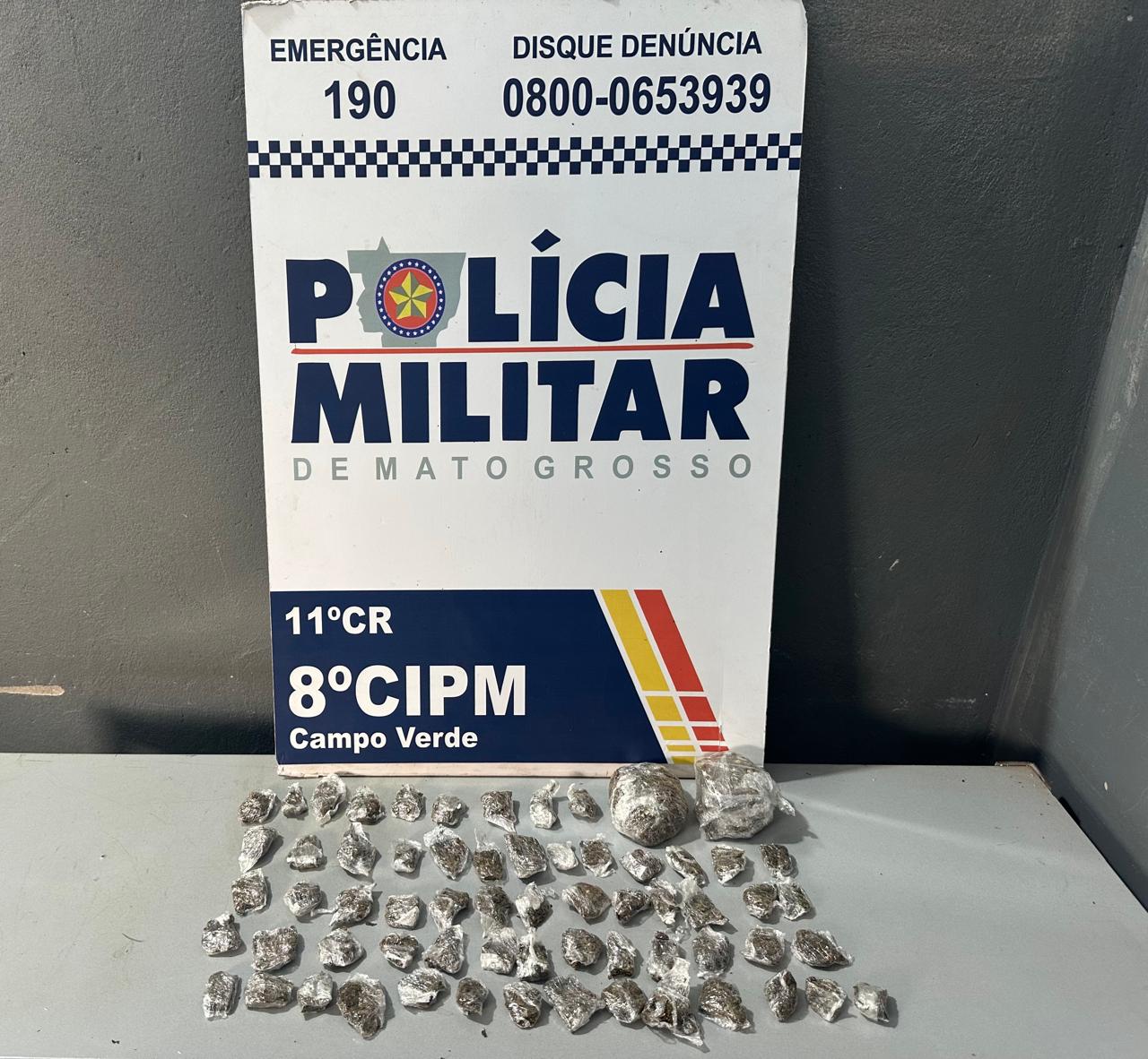 Polícia Militar prende traficante e desmonta ponto de drogas em área de mata no Santa Rosa