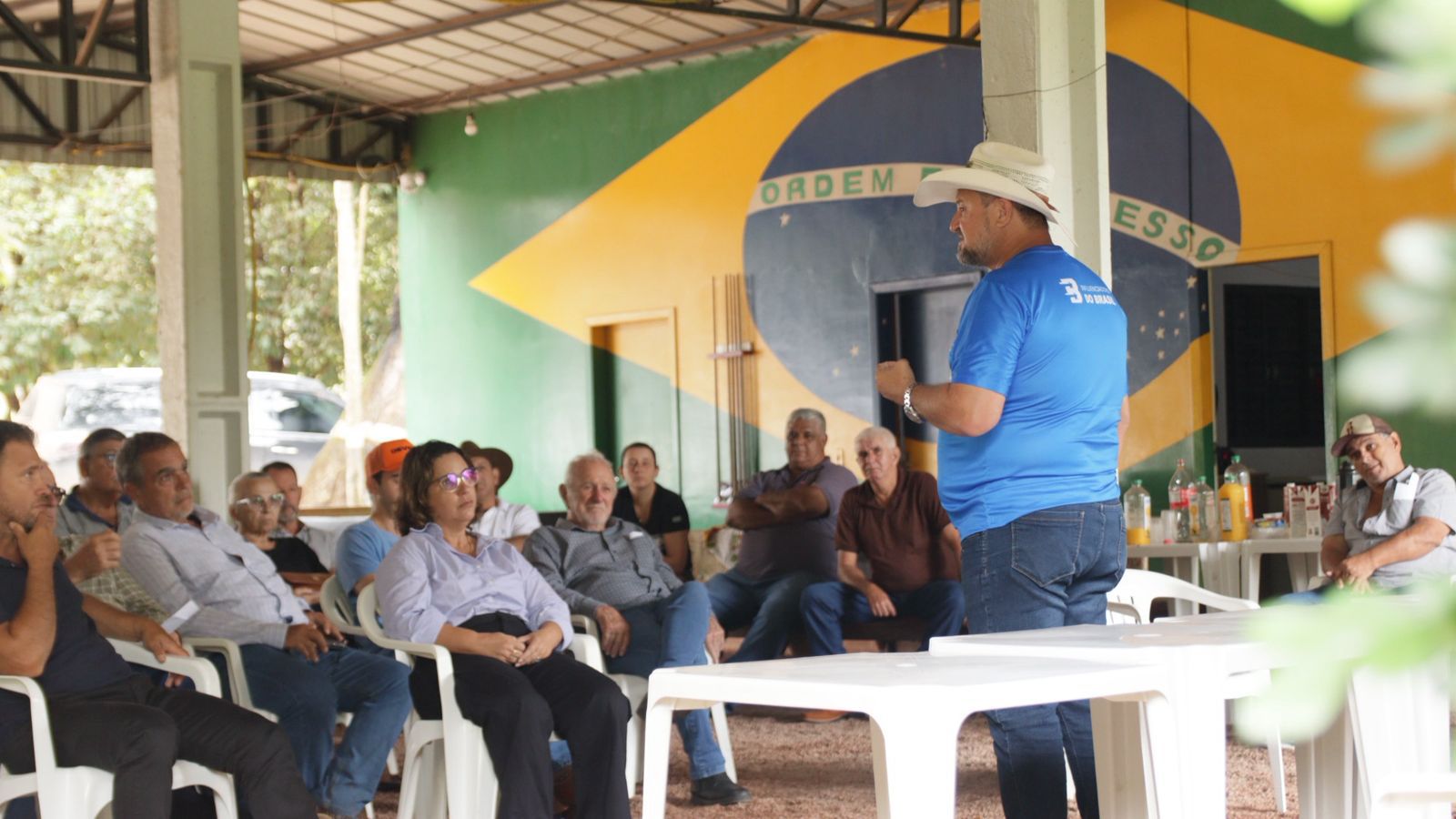 Cattani percorre 22 cidades de MT levando o nome de Flávio Bolsonaro