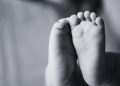 Bebê de um ano cai em balde d’água e morre afogado em VG